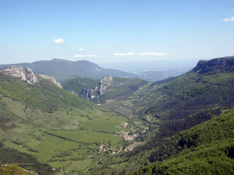 Vue sur la vallée de Bouvante, un jour de très beau temps